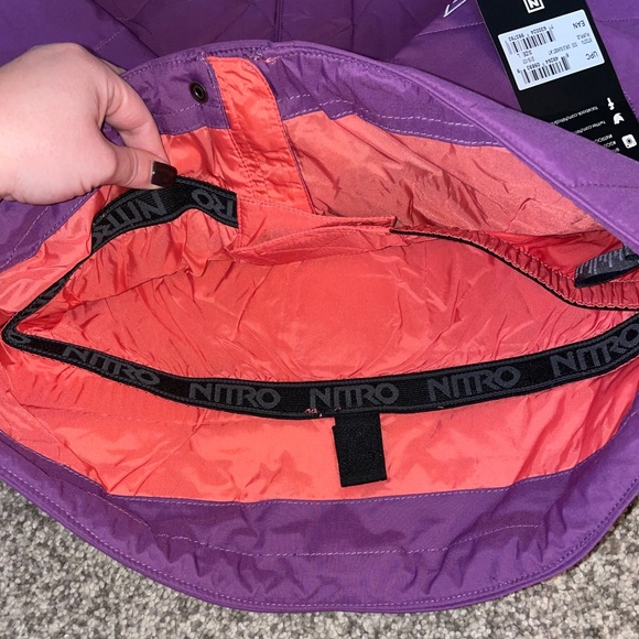 Brand New w/tags Girls Nitro jacket - Picture 5 of 10